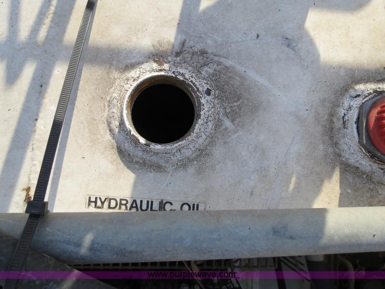 image for item B4651 2005 Ford F350 XL Super Duty service truck