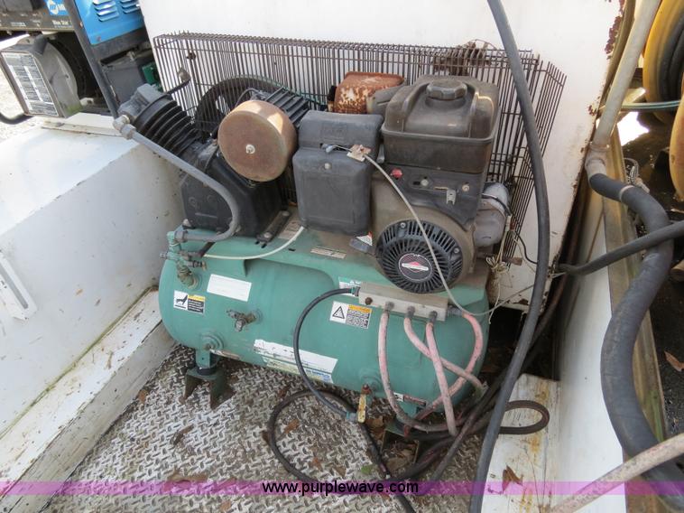 image for item B4651 2005 Ford F350 XL Super Duty service truck