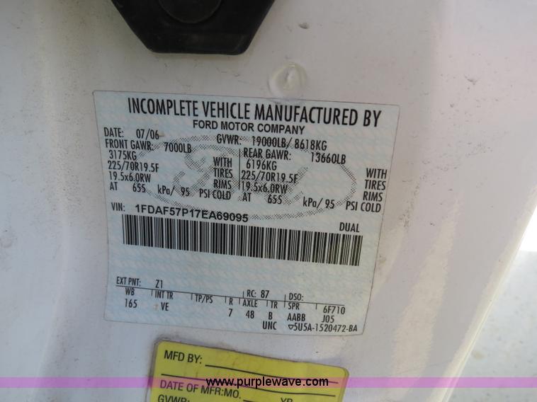 image for item B4652 2007 Ford F550 XL Super Duty service truck