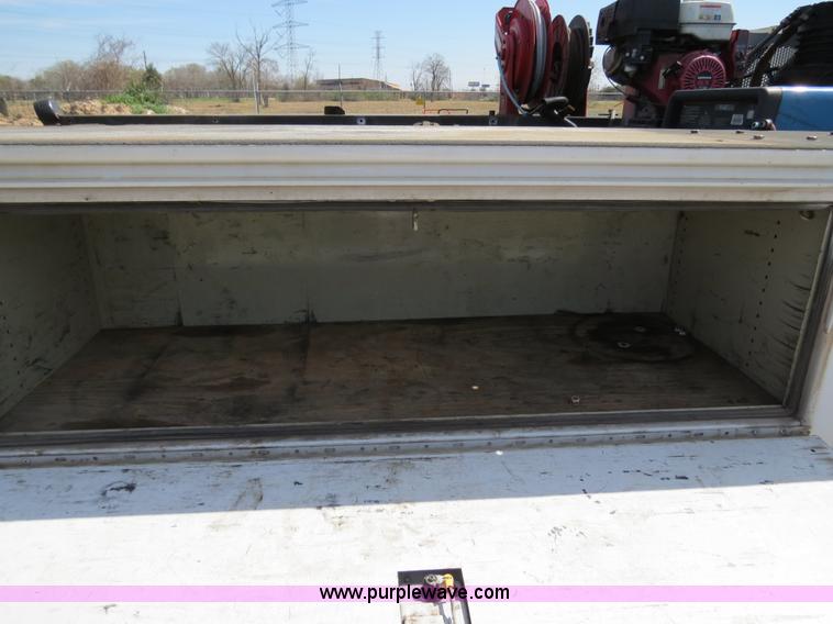 image for item B4652 2007 Ford F550 XL Super Duty service truck