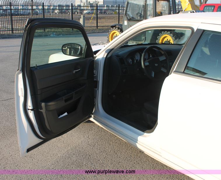 image for item E2909 2008 Dodge Charger SXT