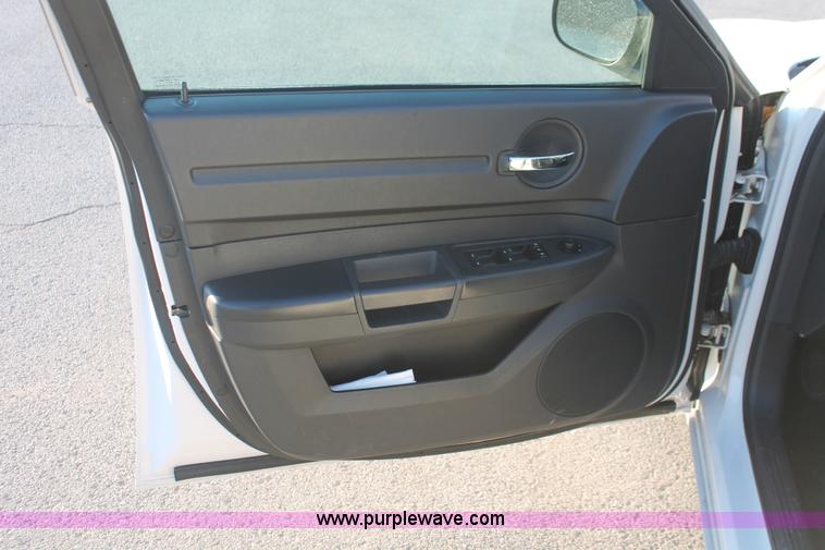 image for item E2909 2008 Dodge Charger SXT