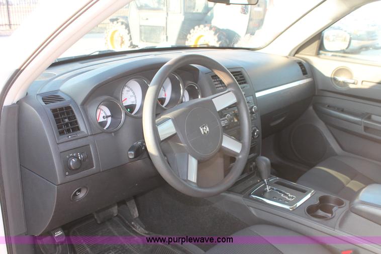 image for item E2909 2008 Dodge Charger SXT