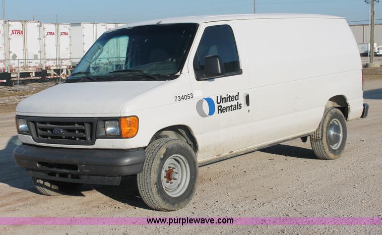image for item E2910 2005 Ford E350 Super Duty van