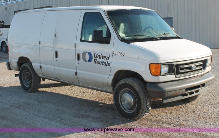 image for item E2910 2005 Ford E350 Super Duty van