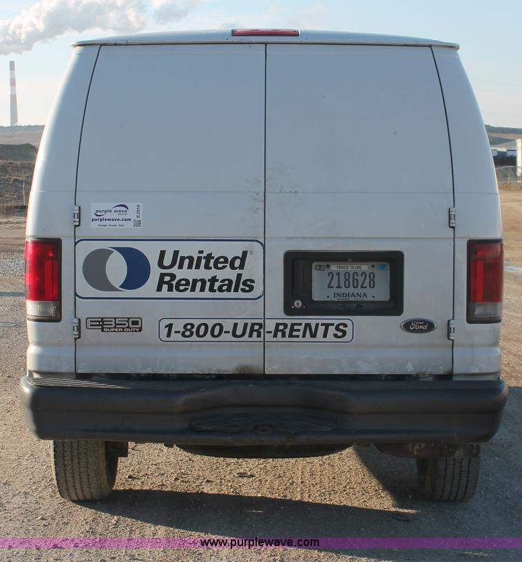 image for item E2910 2005 Ford E350 Super Duty van