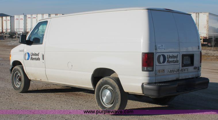 image for item E2910 2005 Ford E350 Super Duty van
