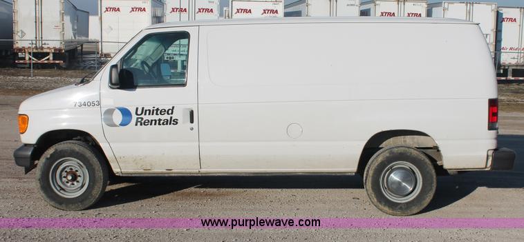 image for item E2910 2005 Ford E350 Super Duty van