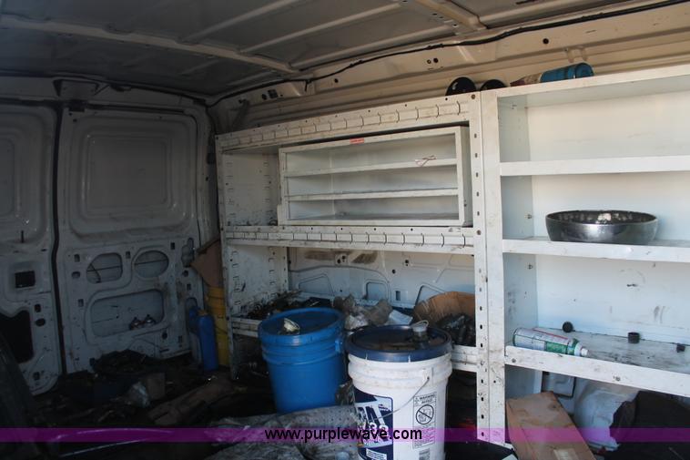 image for item E2910 2005 Ford E350 Super Duty van