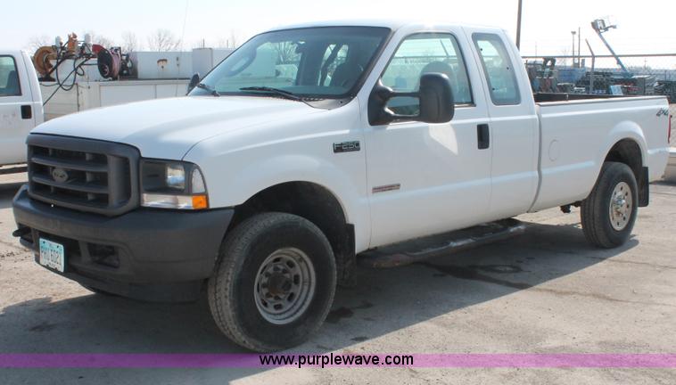 image for item E2911 2004 Ford F250 Super Duty XL SuperCab pickup truck