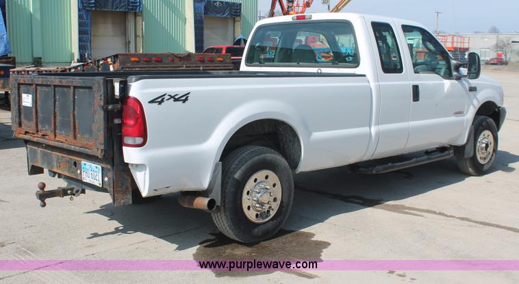 image for item E2911 2004 Ford F250 Super Duty XL SuperCab pickup truck