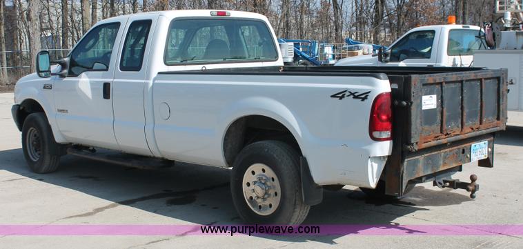 image for item E2911 2004 Ford F250 Super Duty XL SuperCab pickup truck