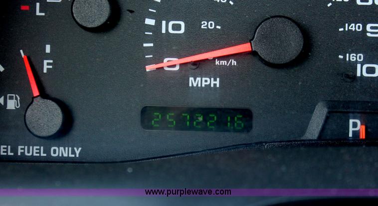 image for item E2911 2004 Ford F250 Super Duty XL SuperCab pickup truck