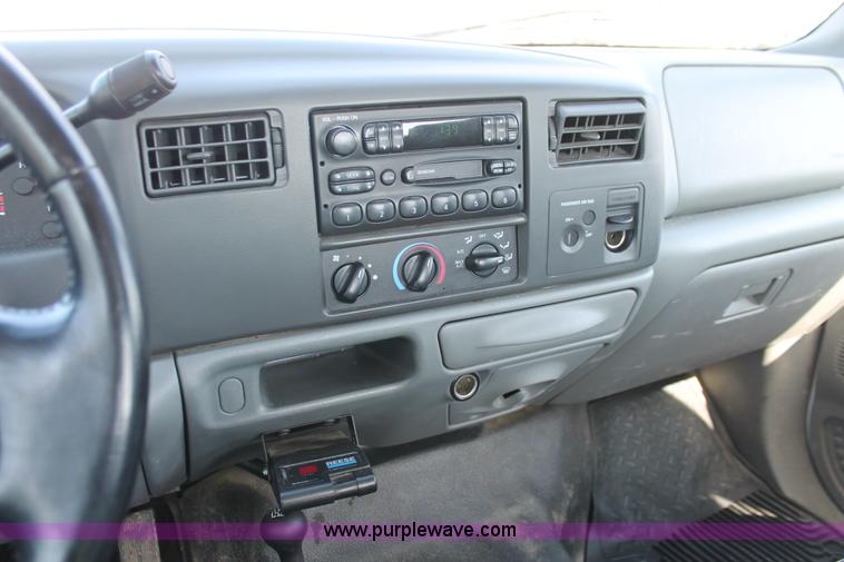 image for item E2911 2004 Ford F250 Super Duty XL SuperCab pickup truck