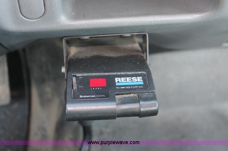 image for item E2911 2004 Ford F250 Super Duty XL SuperCab pickup truck