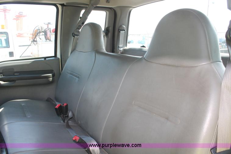 image for item E2911 2004 Ford F250 Super Duty XL SuperCab pickup truck