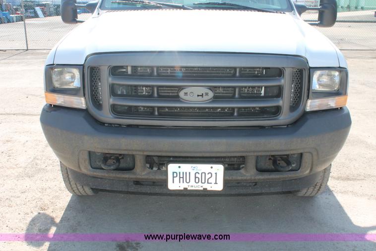 image for item E2911 2004 Ford F250 Super Duty XL SuperCab pickup truck