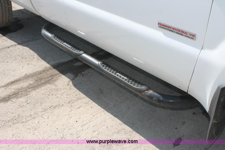 image for item E2911 2004 Ford F250 Super Duty XL SuperCab pickup truck