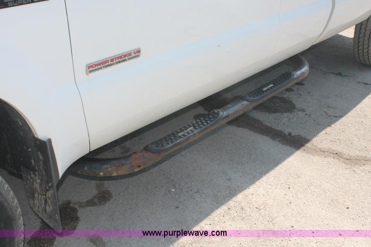 image for item E2911 2004 Ford F250 Super Duty XL SuperCab pickup truck