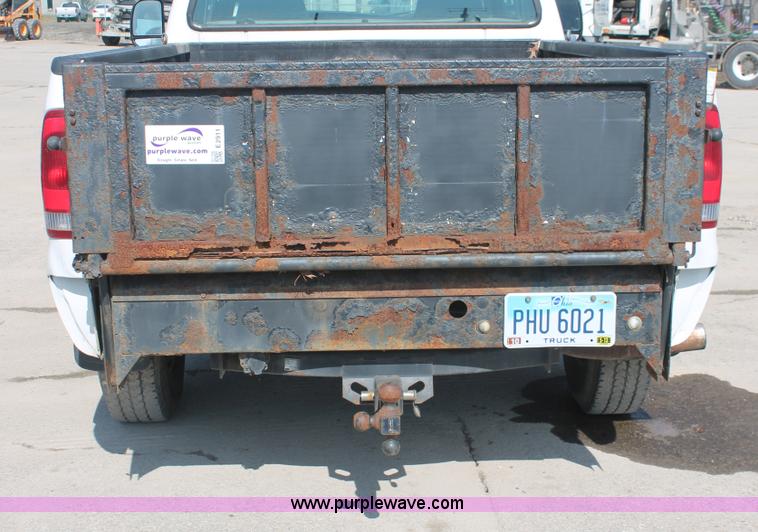 image for item E2911 2004 Ford F250 Super Duty XL SuperCab pickup truck