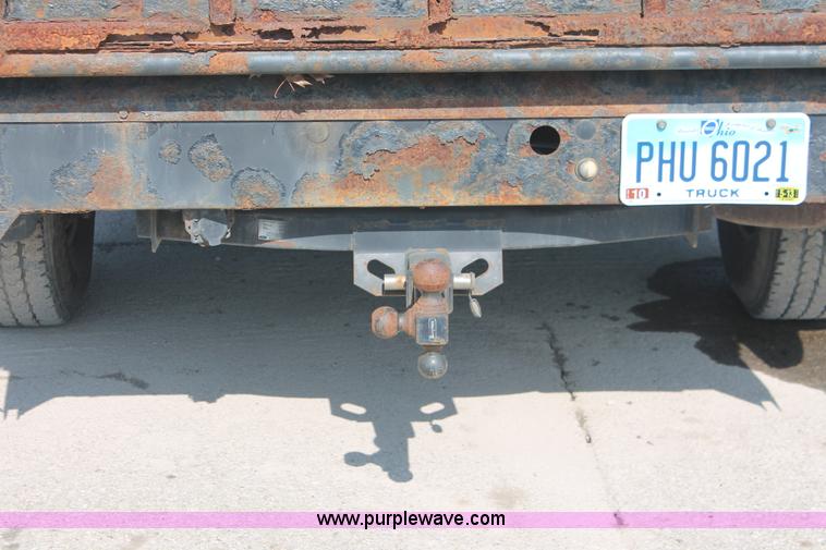 image for item E2911 2004 Ford F250 Super Duty XL SuperCab pickup truck