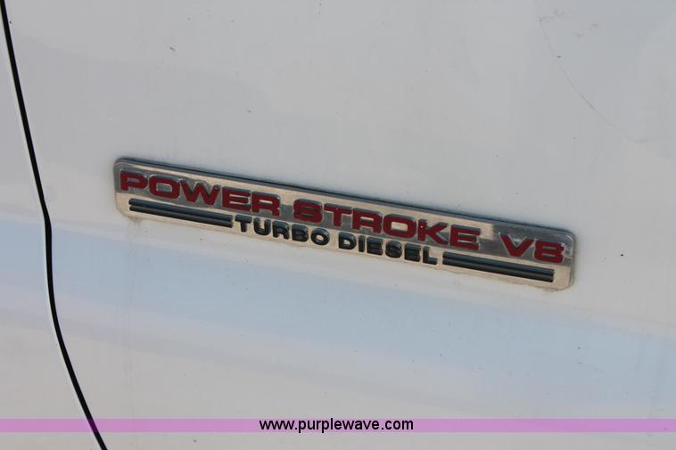 image for item E2911 2004 Ford F250 Super Duty XL SuperCab pickup truck