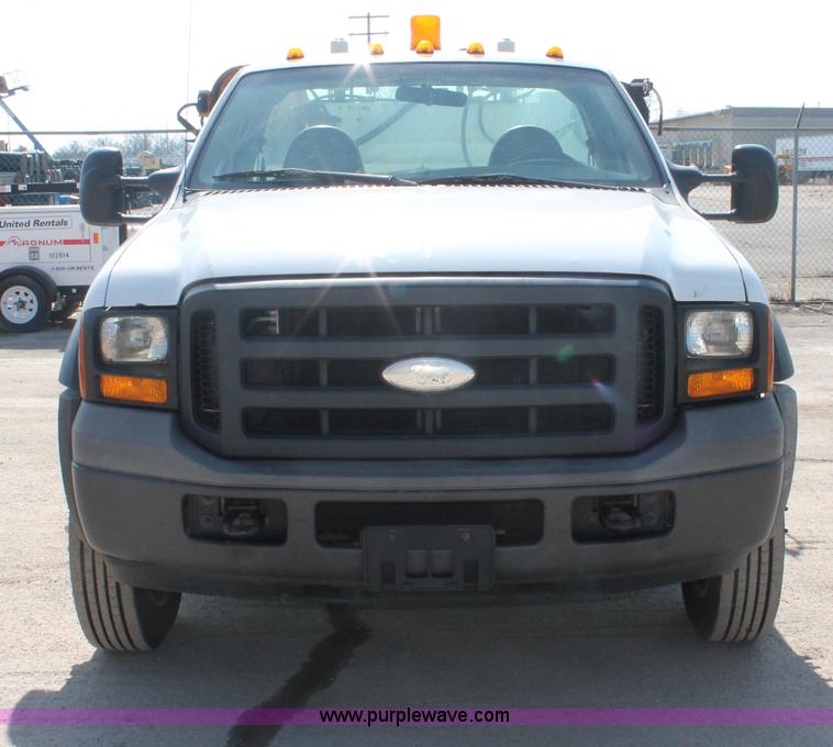 image for item E2912 2006 Ford F550 XL Super Duty service truck