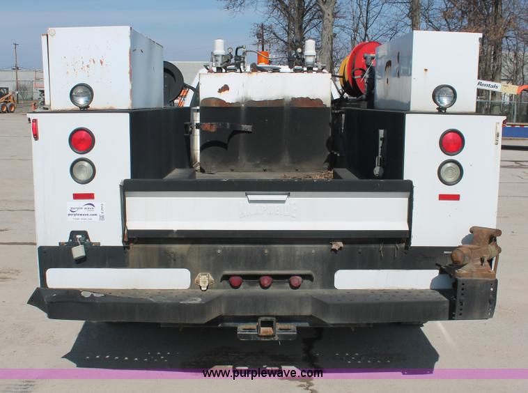 image for item E2912 2006 Ford F550 XL Super Duty service truck