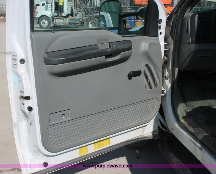 image for item E2912 2006 Ford F550 XL Super Duty service truck