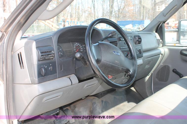 image for item E2912 2006 Ford F550 XL Super Duty service truck