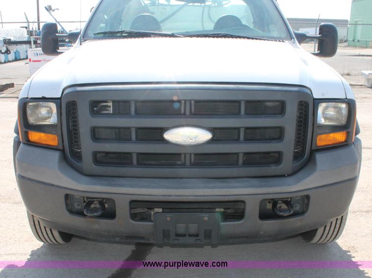 image for item E2912 2006 Ford F550 XL Super Duty service truck