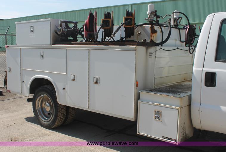 image for item E2912 2006 Ford F550 XL Super Duty service truck