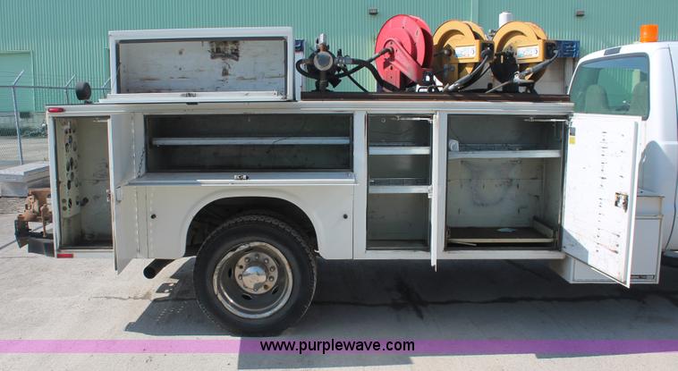 image for item E2912 2006 Ford F550 XL Super Duty service truck