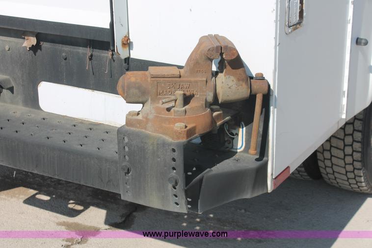 image for item E2912 2006 Ford F550 XL Super Duty service truck