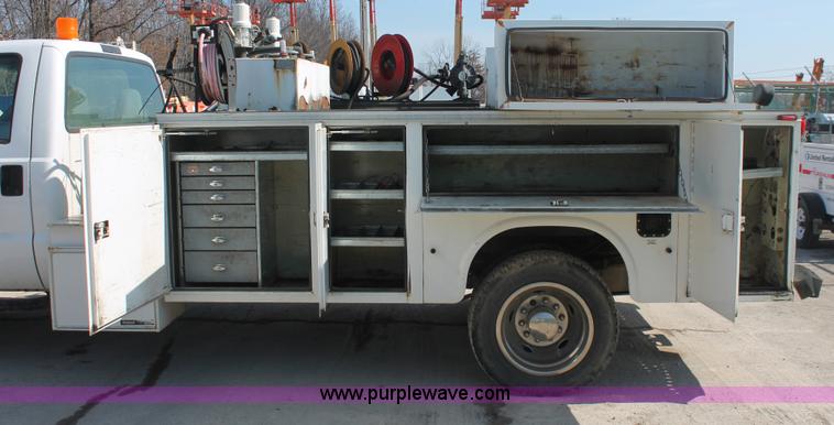 image for item E2912 2006 Ford F550 XL Super Duty service truck