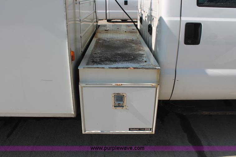 image for item E2912 2006 Ford F550 XL Super Duty service truck