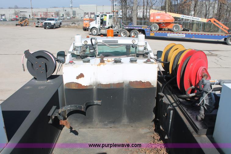 image for item E2912 2006 Ford F550 XL Super Duty service truck