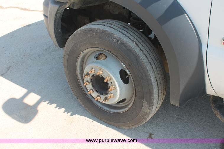 image for item E2912 2006 Ford F550 XL Super Duty service truck