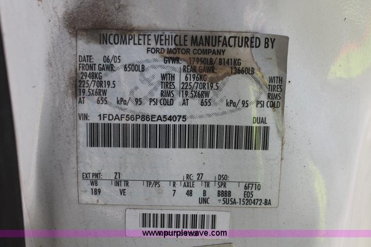 image for item E2912 2006 Ford F550 XL Super Duty service truck