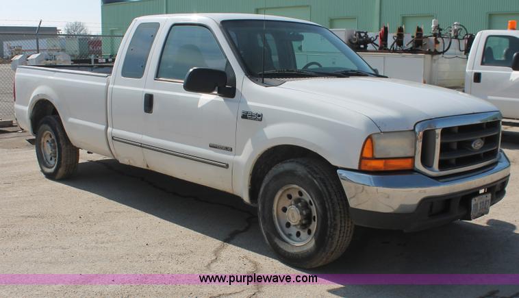 image for item E2913 1999 Ford F250 XLT Super Duty SuperCab pickup truck