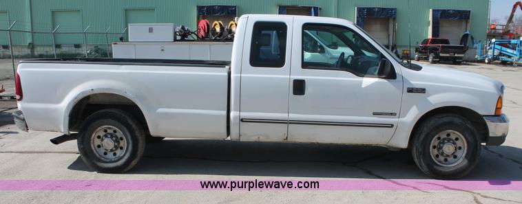 image for item E2913 1999 Ford F250 XLT Super Duty SuperCab pickup truck