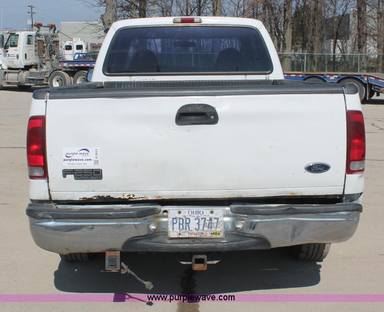 image for item E2913 1999 Ford F250 XLT Super Duty SuperCab pickup truck