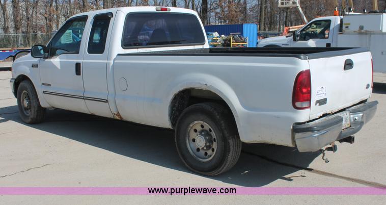 image for item E2913 1999 Ford F250 XLT Super Duty SuperCab pickup truck