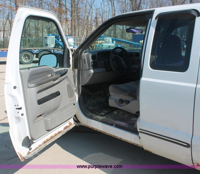 image for item E2913 1999 Ford F250 XLT Super Duty SuperCab pickup truck