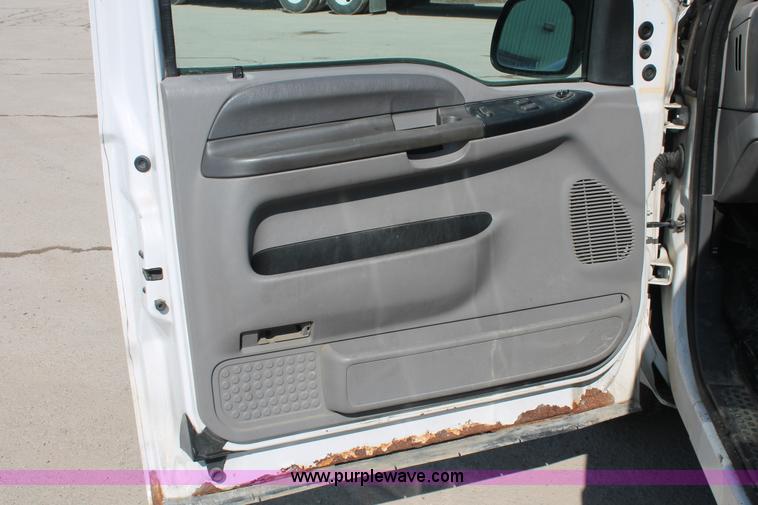 image for item E2913 1999 Ford F250 XLT Super Duty SuperCab pickup truck
