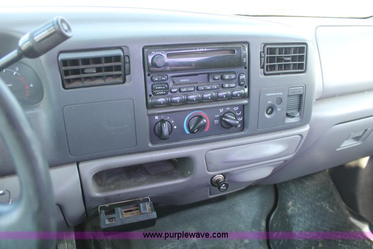 image for item E2913 1999 Ford F250 XLT Super Duty SuperCab pickup truck