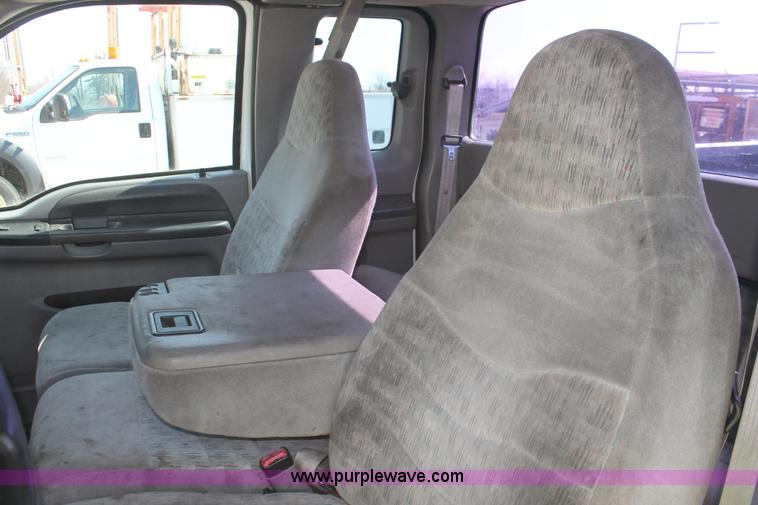 image for item E2913 1999 Ford F250 XLT Super Duty SuperCab pickup truck