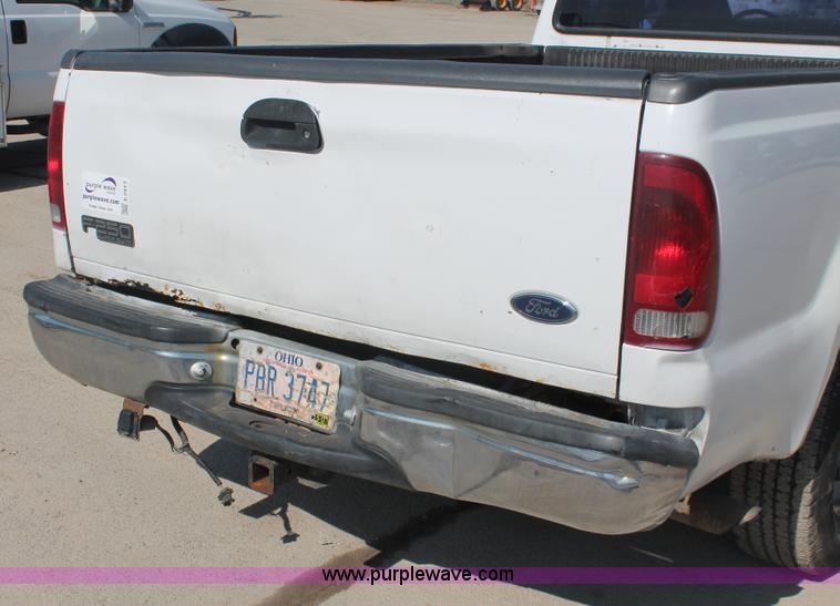 image for item E2913 1999 Ford F250 XLT Super Duty SuperCab pickup truck