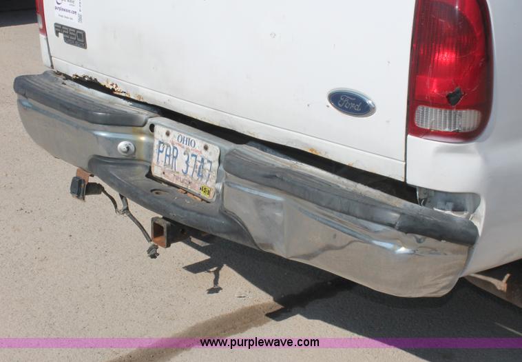 image for item E2913 1999 Ford F250 XLT Super Duty SuperCab pickup truck