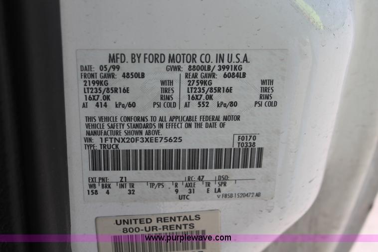 image for item E2913 1999 Ford F250 XLT Super Duty SuperCab pickup truck